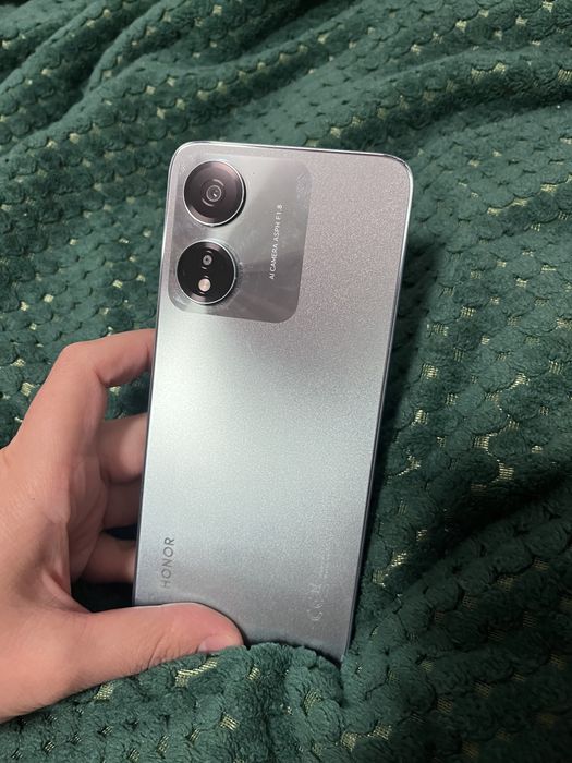 Телефон хонор,в хорошем состоиянии