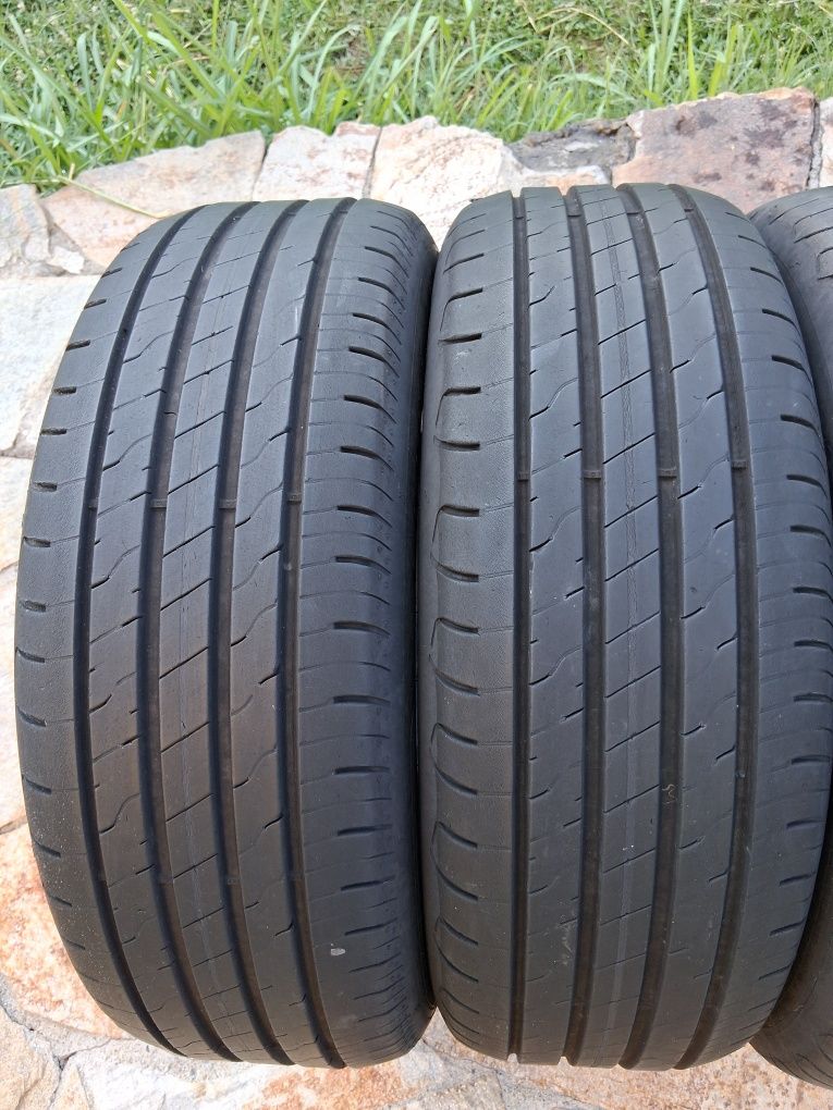 205 60 16 Goodyear 92H