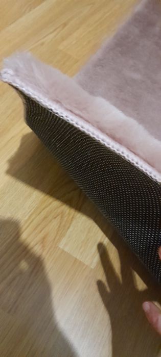 Килим нов розов, пепел от рози