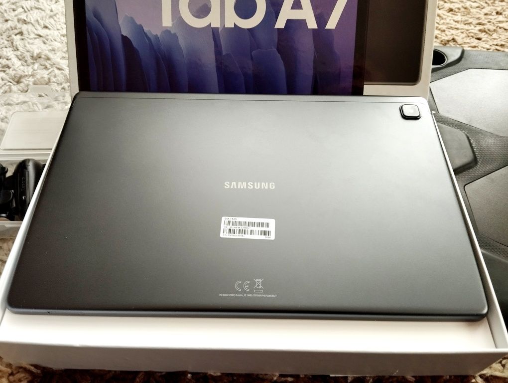 Tabletă SAMSUNG A7 10,4 inch, GSM 4G, husă și butoane jocuri