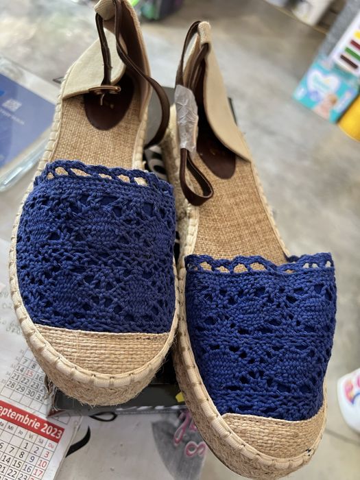 Sandale Dama marimea 40 dar recomand 39