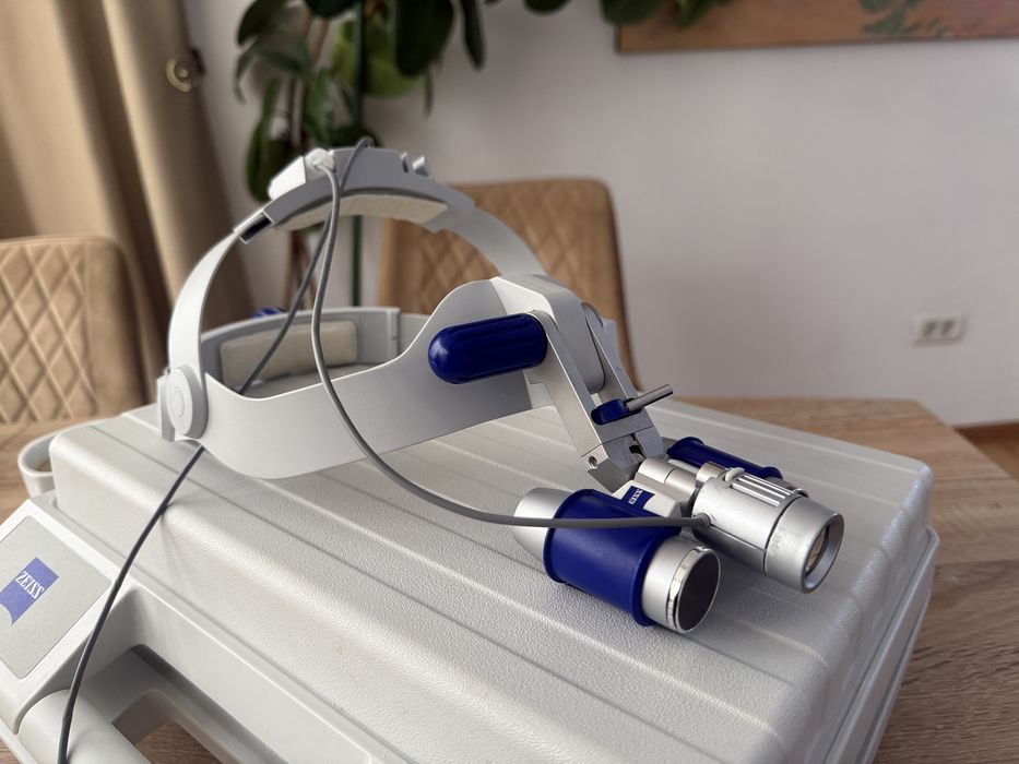 Vand lupe chirurgicale Carl Zeiss, eye mag pro s cu sistem iluminate