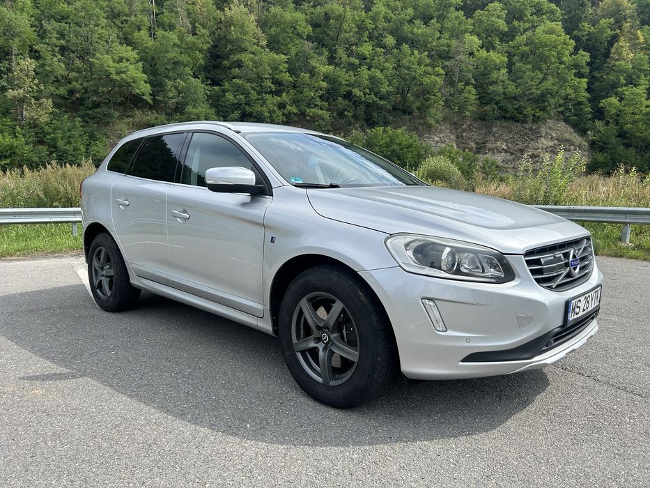VOLVO XC60 AWD ocean racing
