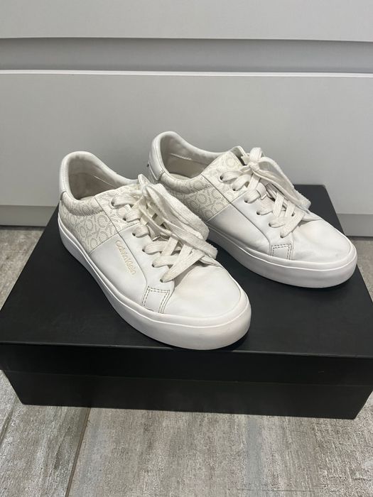 Calvin Klein adidasi