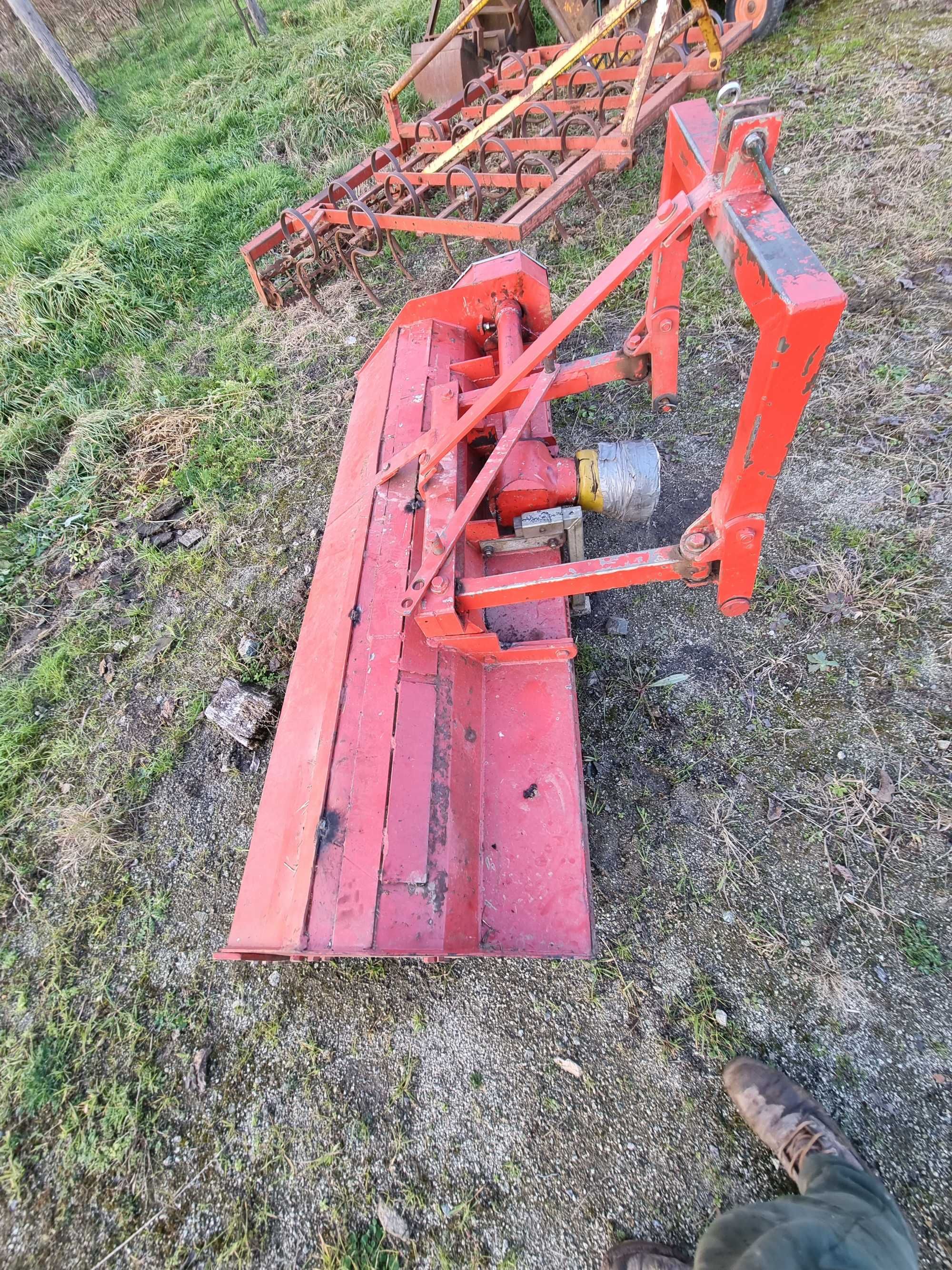Tocatoare resturi vegetale 1.9 m Agrimaster cu tavalug cutite y bune