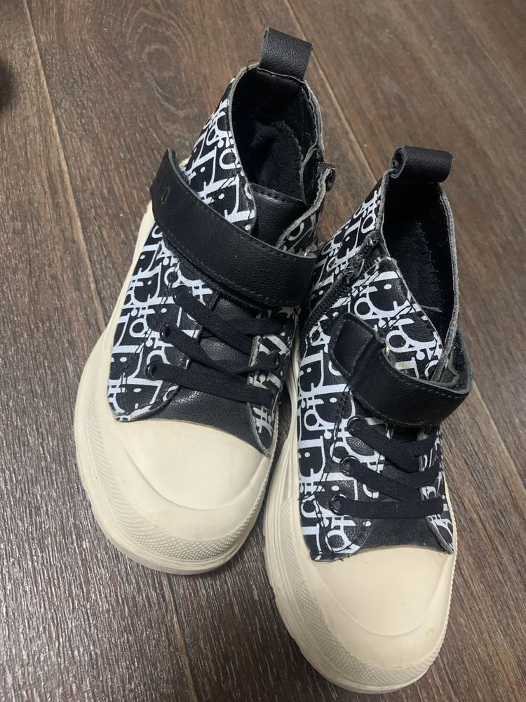 Продаю обувь для девочки
