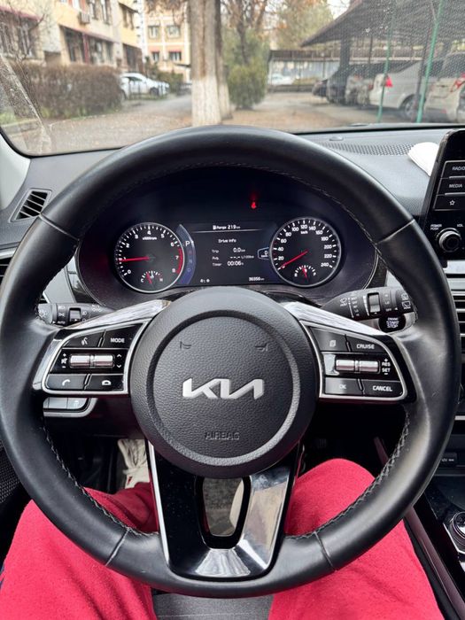 Kia Seltos 2 pozitsiya
