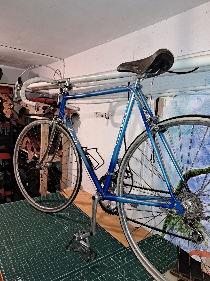Cursiera Enik Falzaredo (bicicleta) servisata