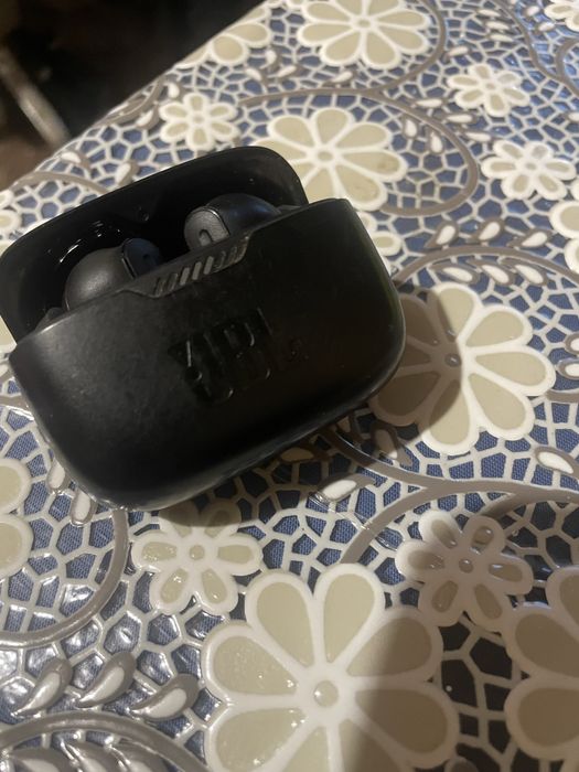 Vand casti jbl dunt aprope merge foarte bine