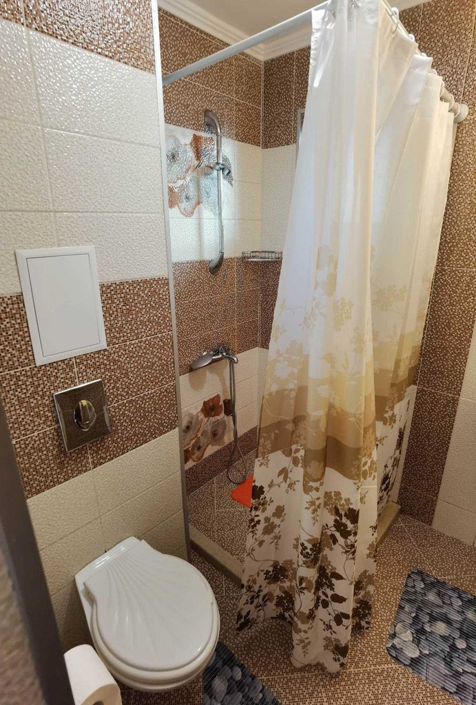 Дава се под наем Тристаен апартамент в Бургас, Сарафово - 70 кв.м за 306 € - Снимка #5