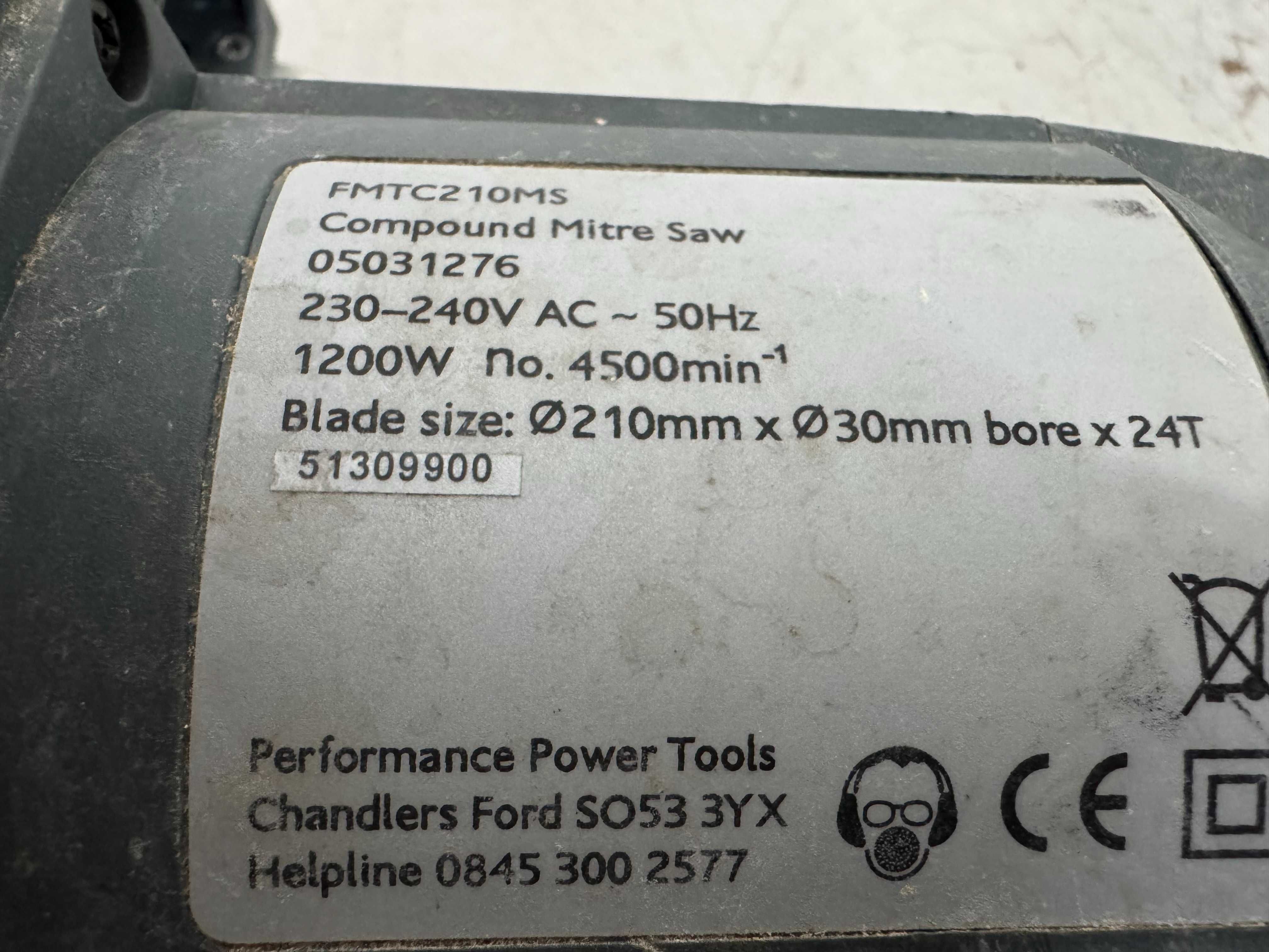 Циркуляр пендула - Pro 1200 W / 210 mm