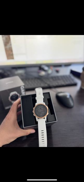 Продам Garmin Fenix 5S Sapphire