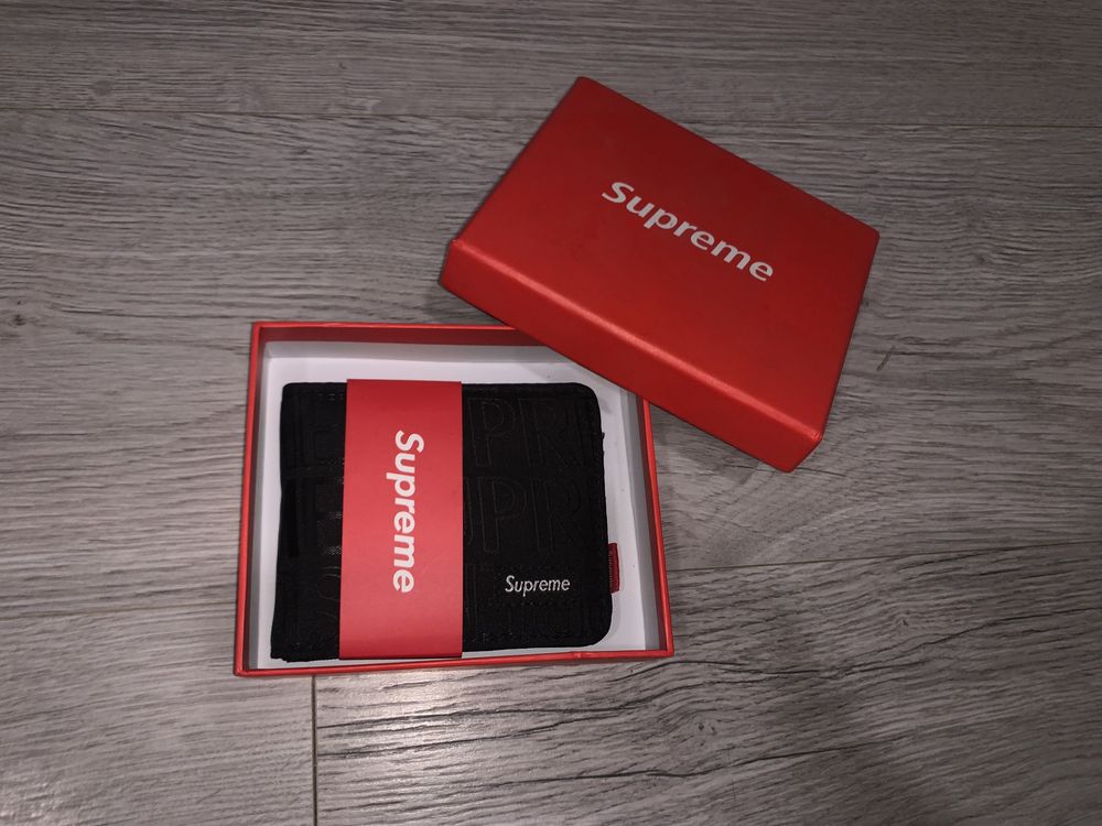 Портмоне Supreme