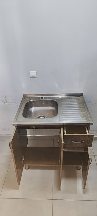 kuxniy moyka shkaf  hamma joyi ishlaydi razmeri ka