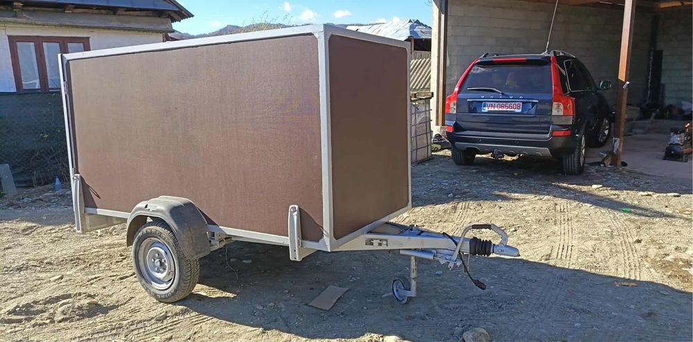 Vând remorcǎ 750 kg