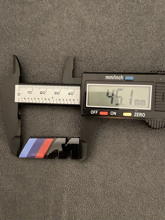 Emblema logo M aripa 5,5cmx2cm 4,5cmx1,5cm Bmw seria 3 5 6 7 X3 X5 X6