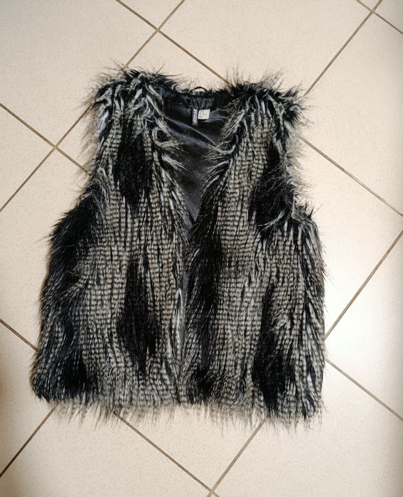 Дамски елек, напълно запазен, без забележки