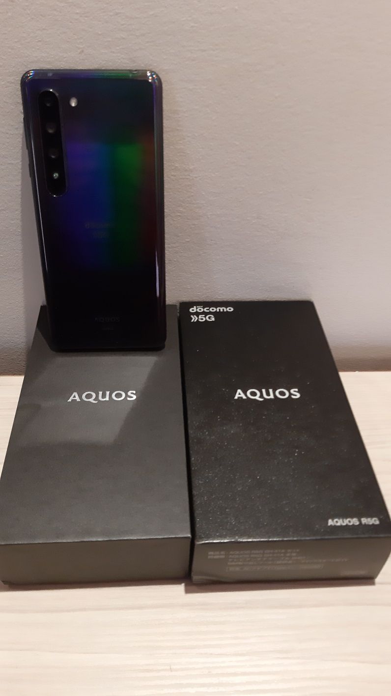Sharp Aquos r5g Docomo