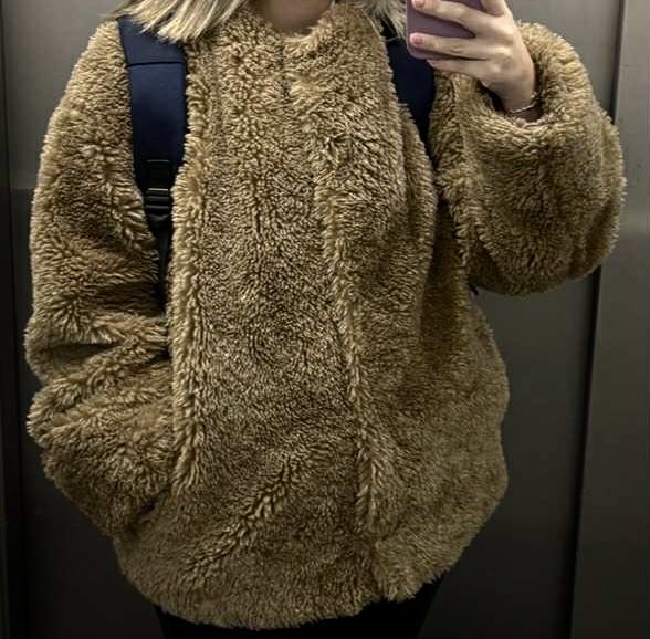 Haină de blană marca Guess, mărimea XL