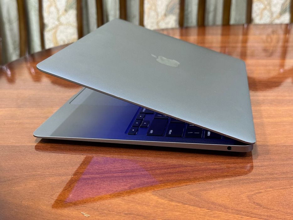 Apple MacBook Air M1 Space Gray 8gb RAM 256gb SSD 90% akkumulyator