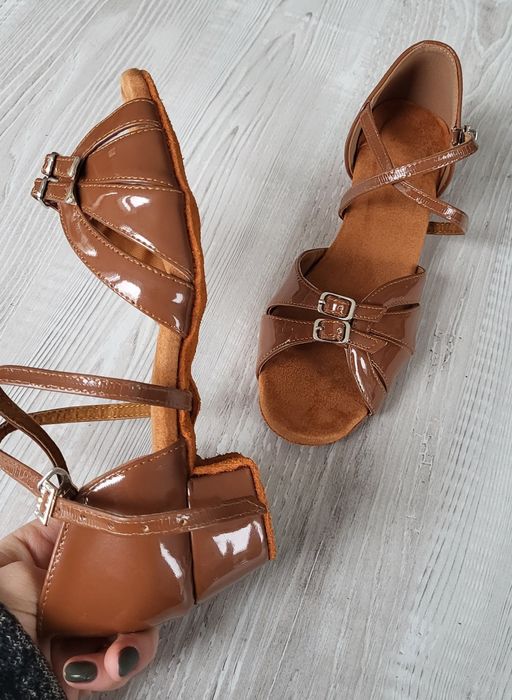 Pantofi de dans NOI 39 Piele Lacuita maro toc mic