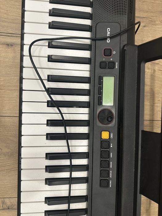 Синтезатор Casio ct-s200bkc7 в отличном состоянии