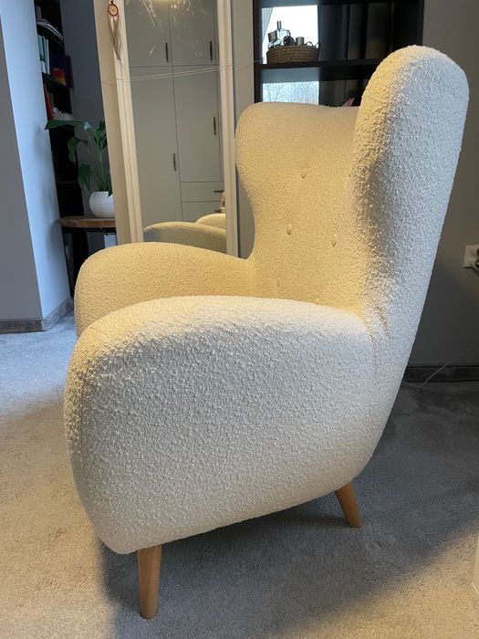 Кресло в бяло букле