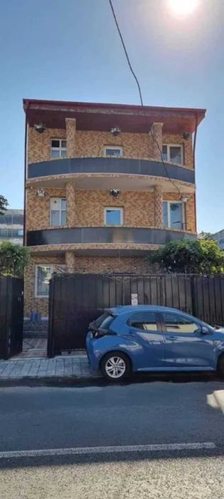 Inchiriere casa moderna cu toate utilitatile.