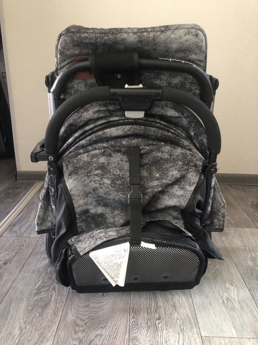 Детская коляска в хорошем состояние