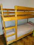Pat suprapus de lemn Ikea