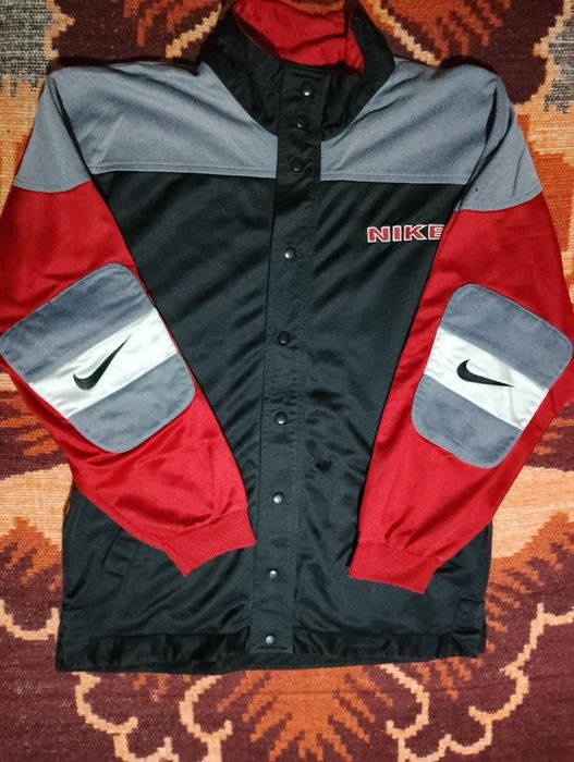 Vând bluză de trening de la NIKE