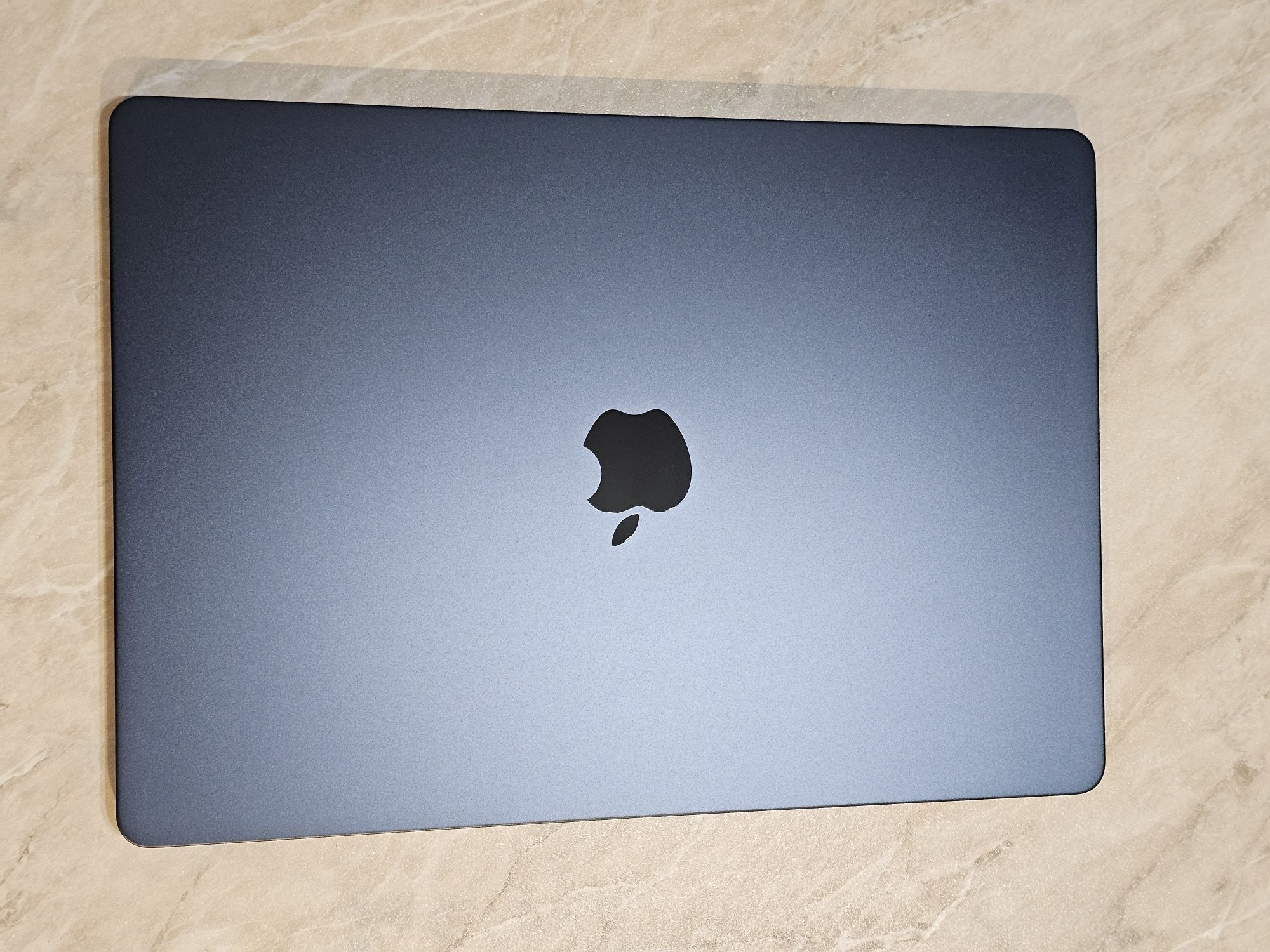 MacBook Air 15 M3 16/512 8 циклов