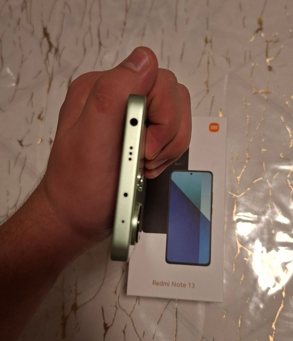 Redmi note 13 8+4/256