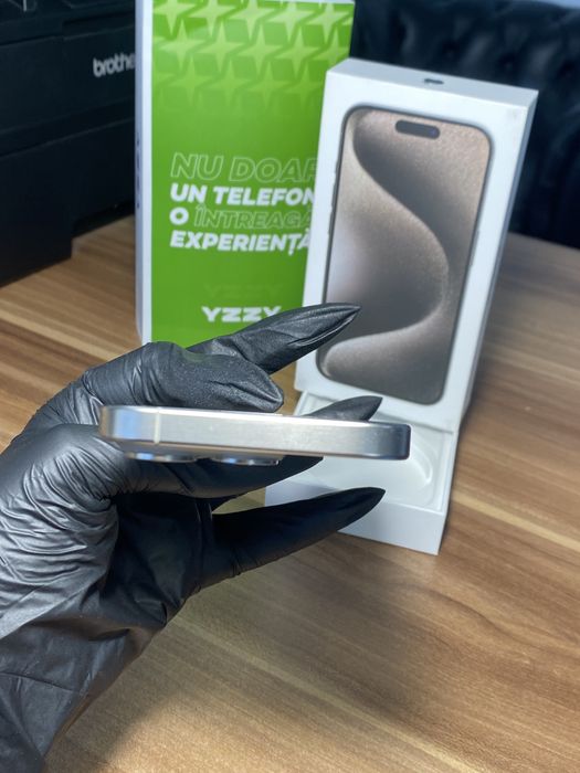 iPhone 15 Pro • 256 GB • Natural Titanium