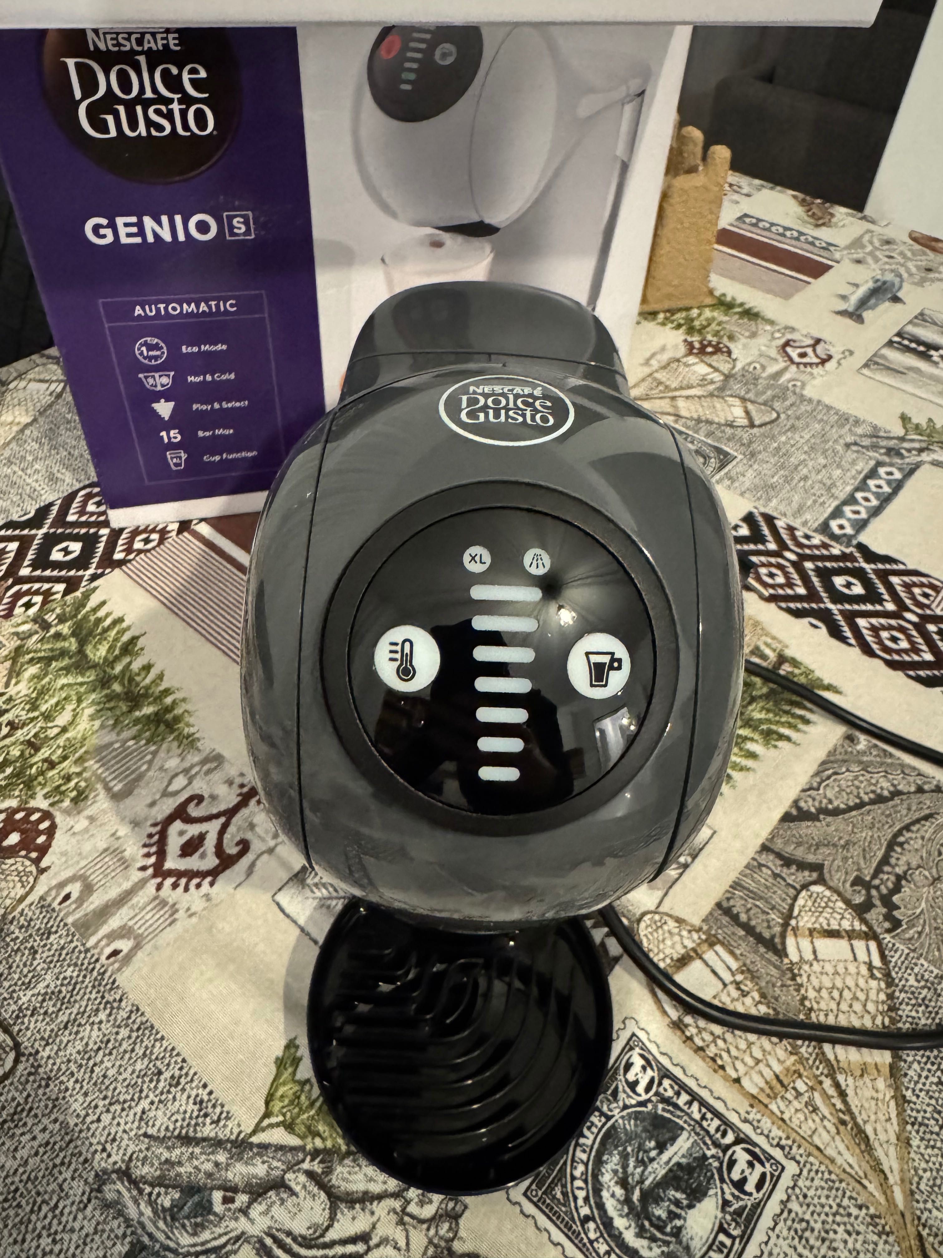 Тъмносива кафемашина Nescafe Dolce Gusto Genio S