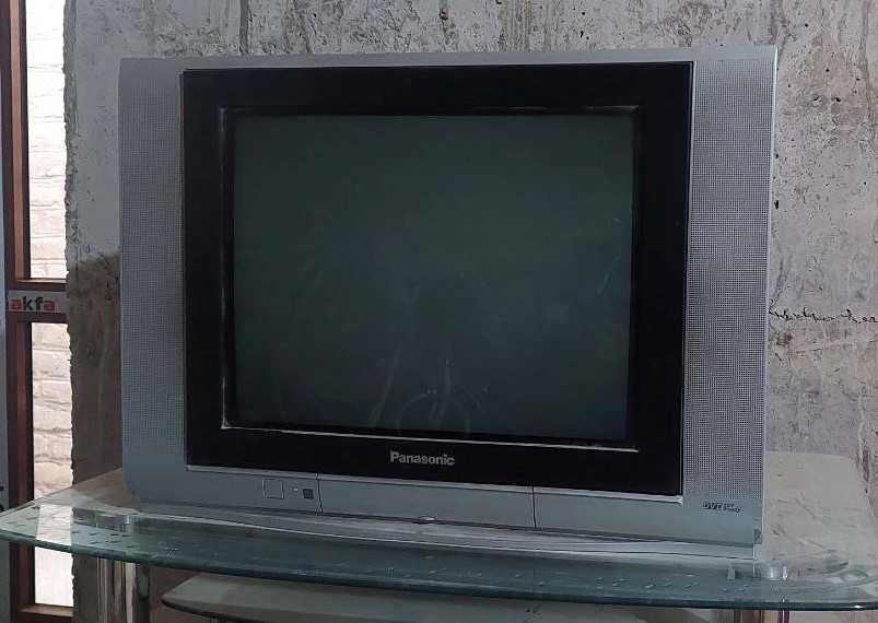 Televizor Panasonic + LG + Tuner + TV postavka tezda sotiladi.