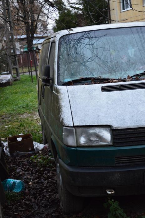 Vând T4 pentru piese