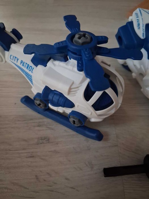 Lot jucarii din lemn de construit/ piese constructii