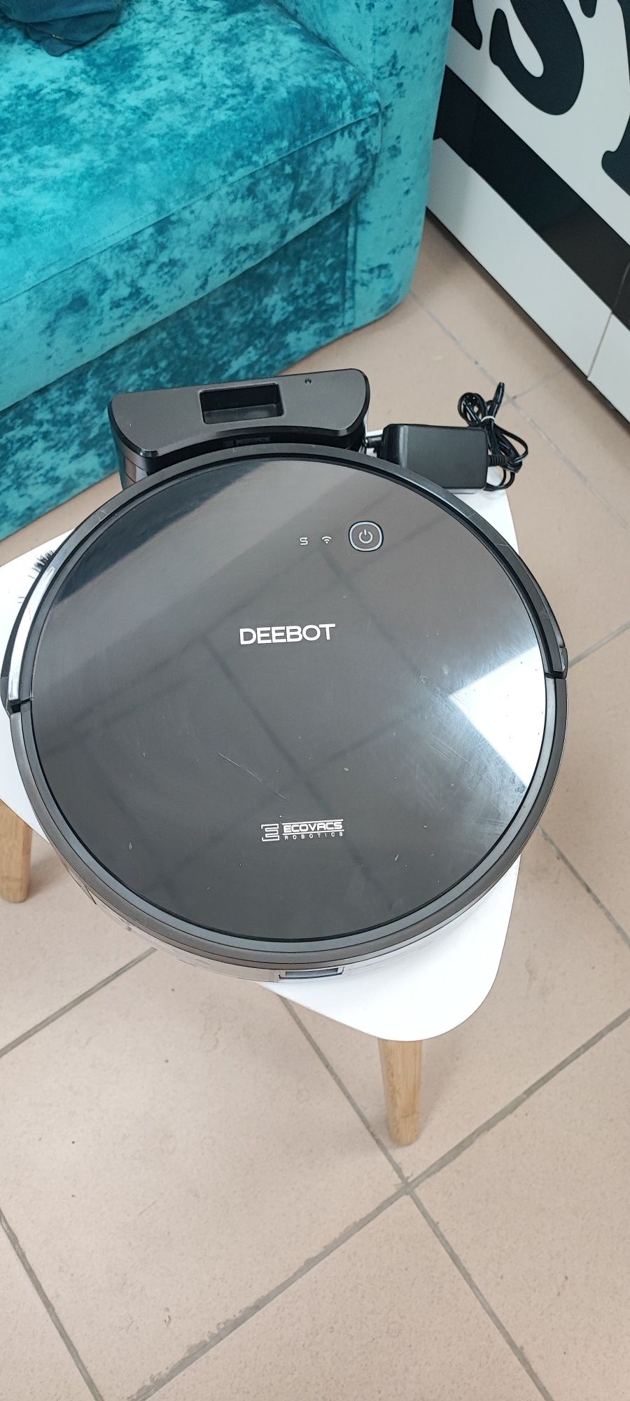 Robot aspirator, aspirator inteligilent Deebot