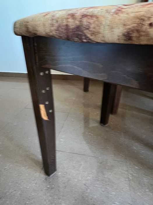 Маса и столове 4 бр.