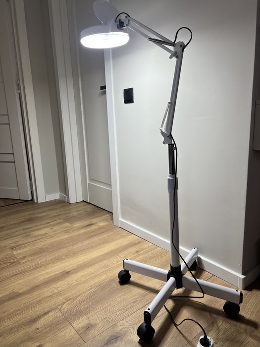 Lampa cosmetica / pedichiura