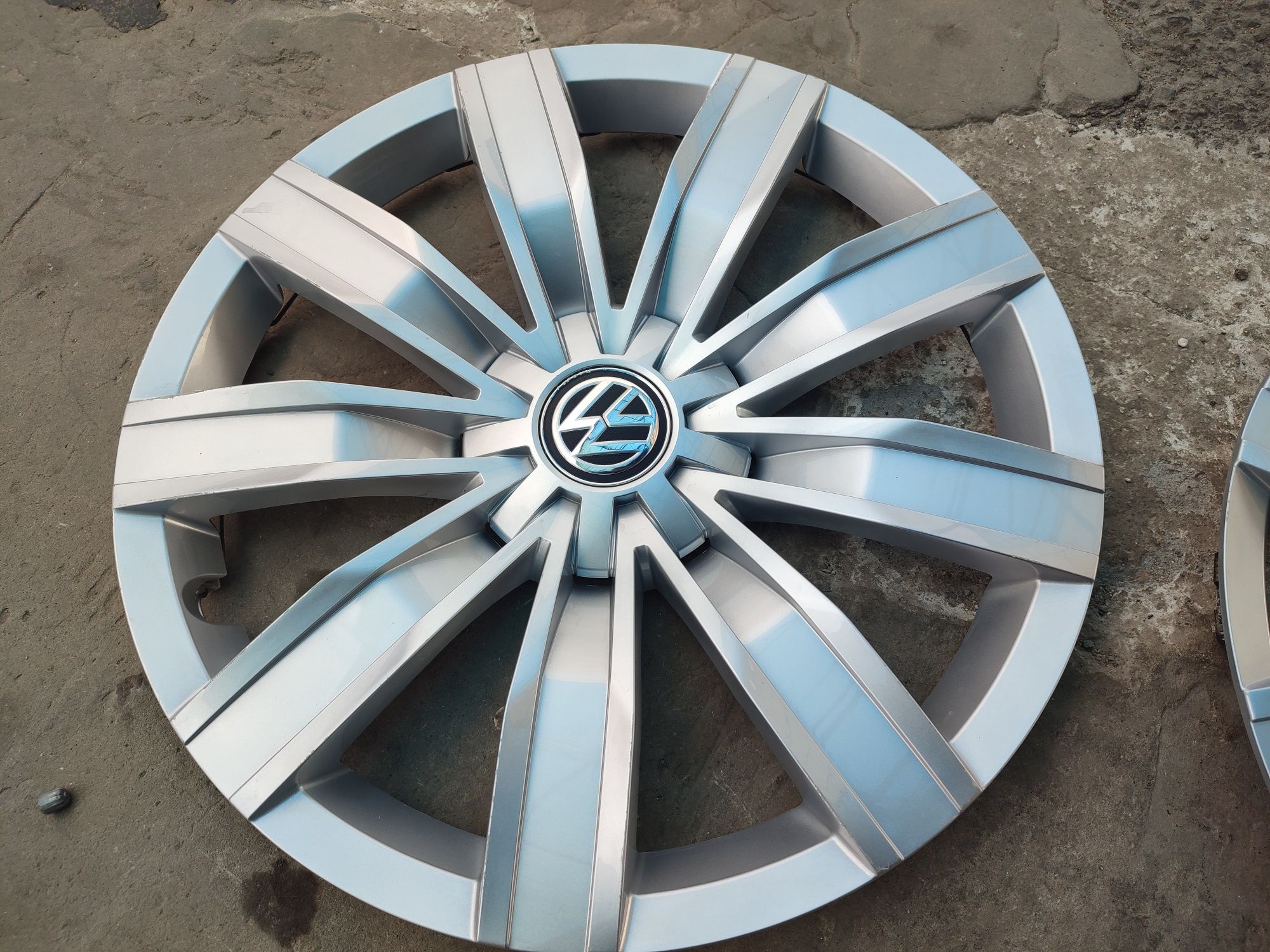 17" оригинални тасове за джанти за Vw Tiguan, Passat...