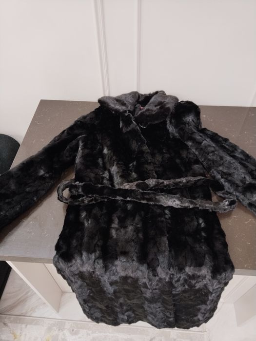 Продам шубу 2 шт