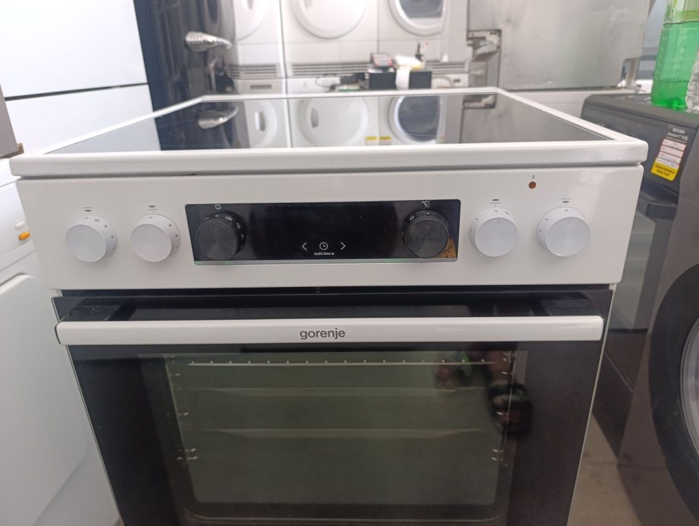 Фурна за вграждане Gorenje модел CEC6D71WB
