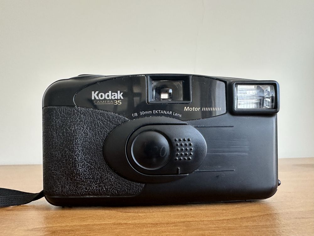 Очарователна ретро филмова камера Kodak KB20 – класика от 90-те