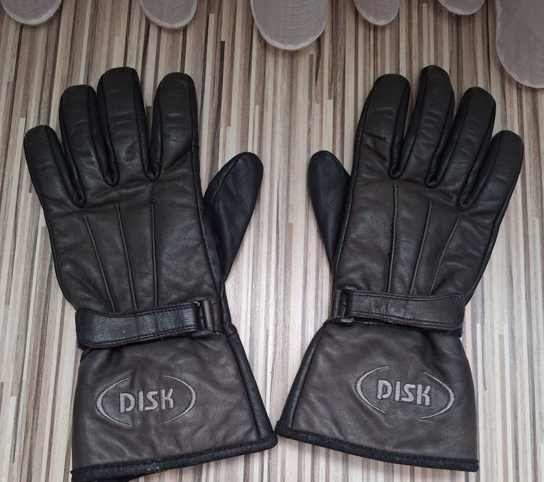 Mănuși piele naturală.