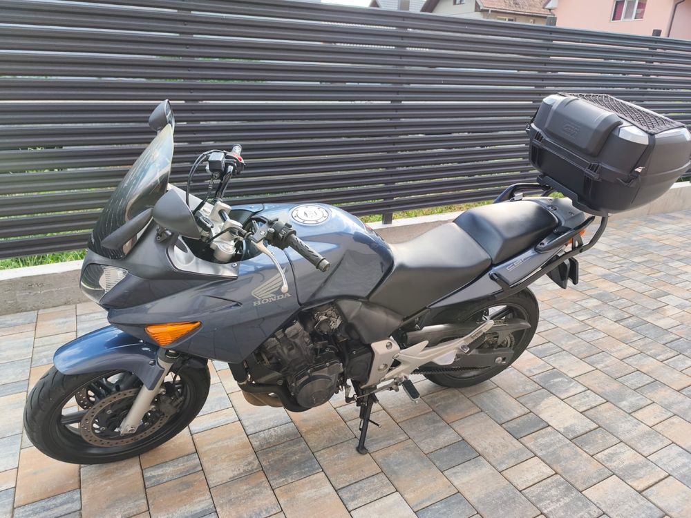 Vând Honda CBF600