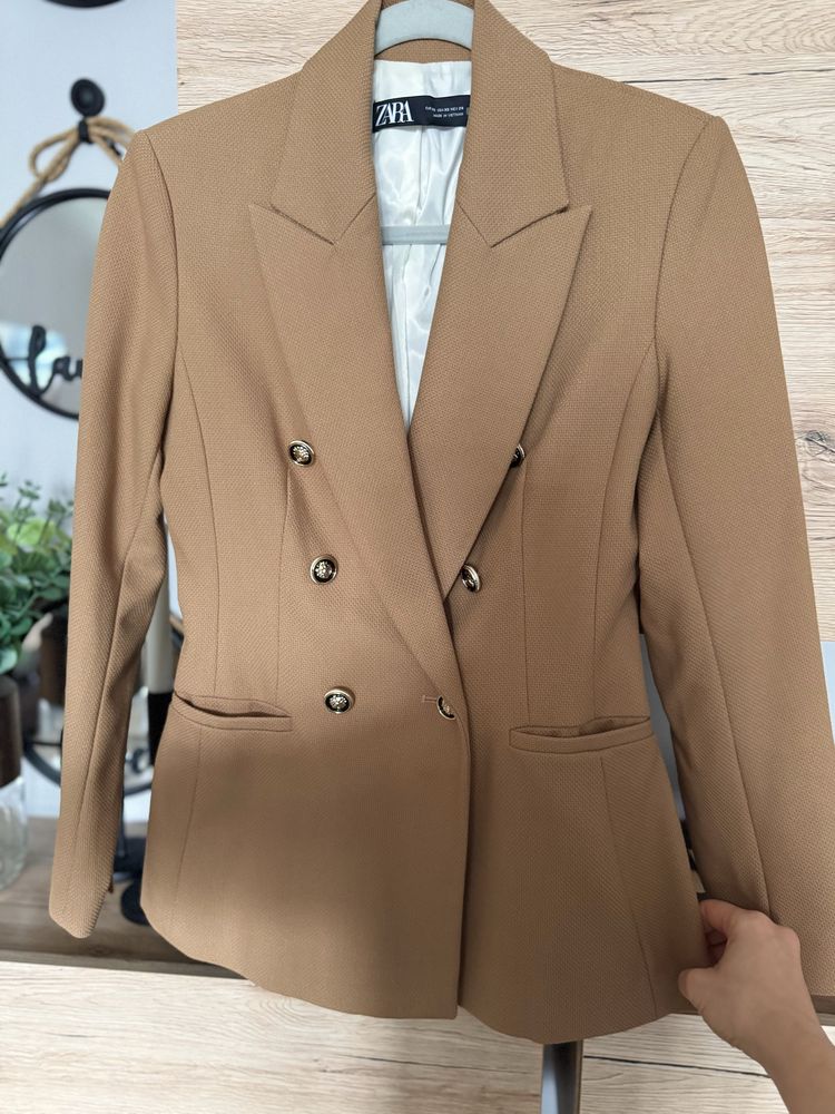 Вталено Сако ZARA XS