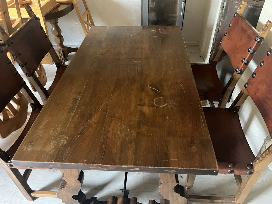 Masa din lemn cu 4 scaune