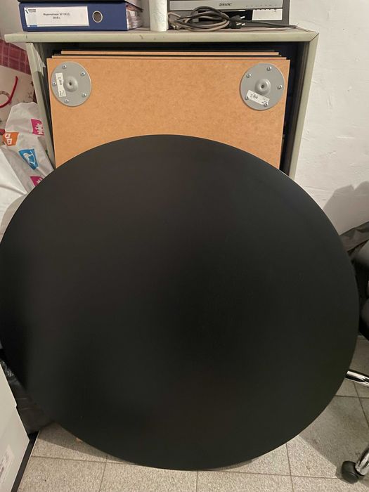 Мебели за офис - бюра, столове, принадлежности